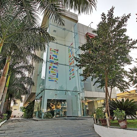 Hotel Sai Miracle Ширди Экстерьер фото