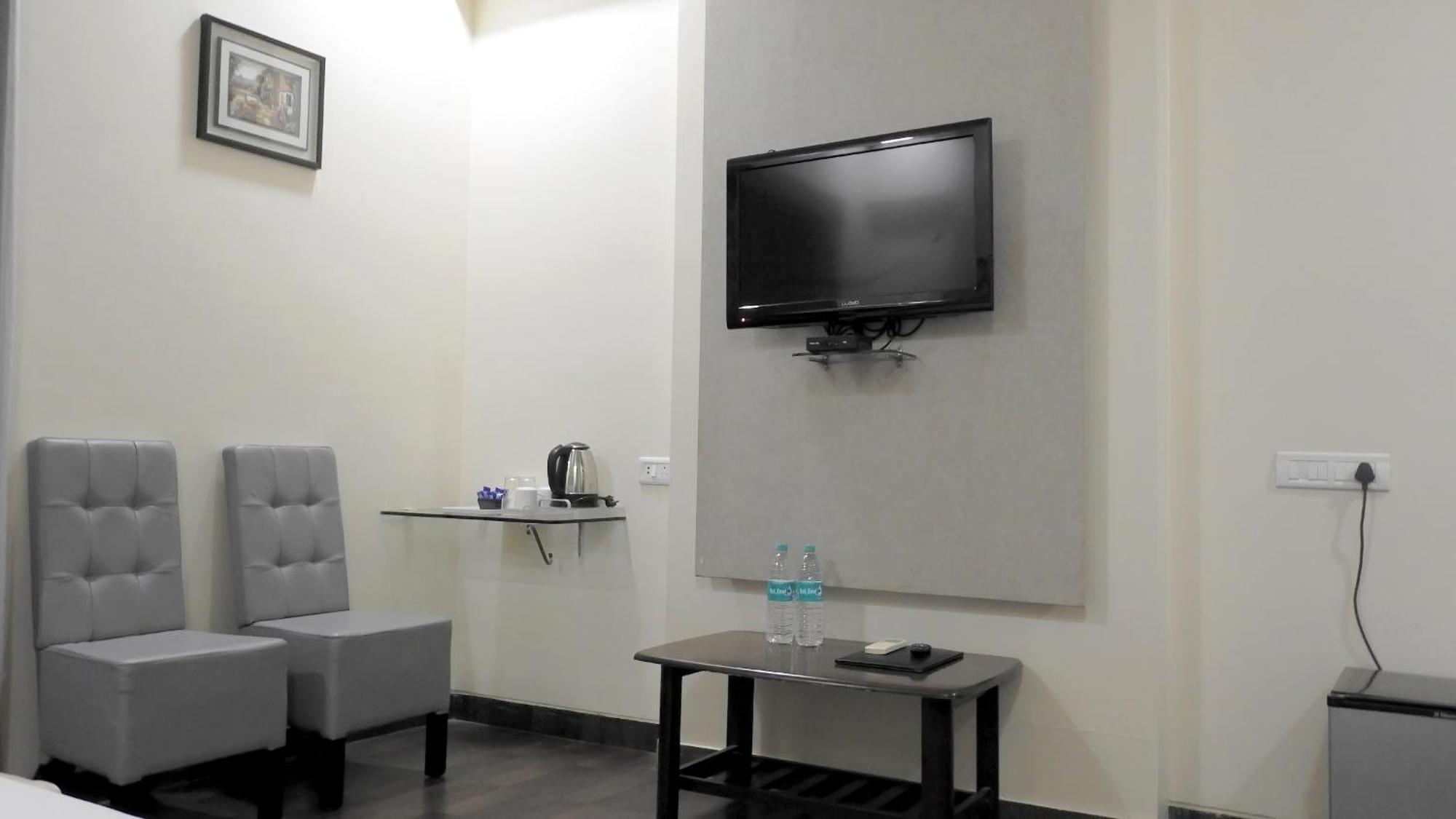 Hotel Sai Miracle Ширди Экстерьер фото