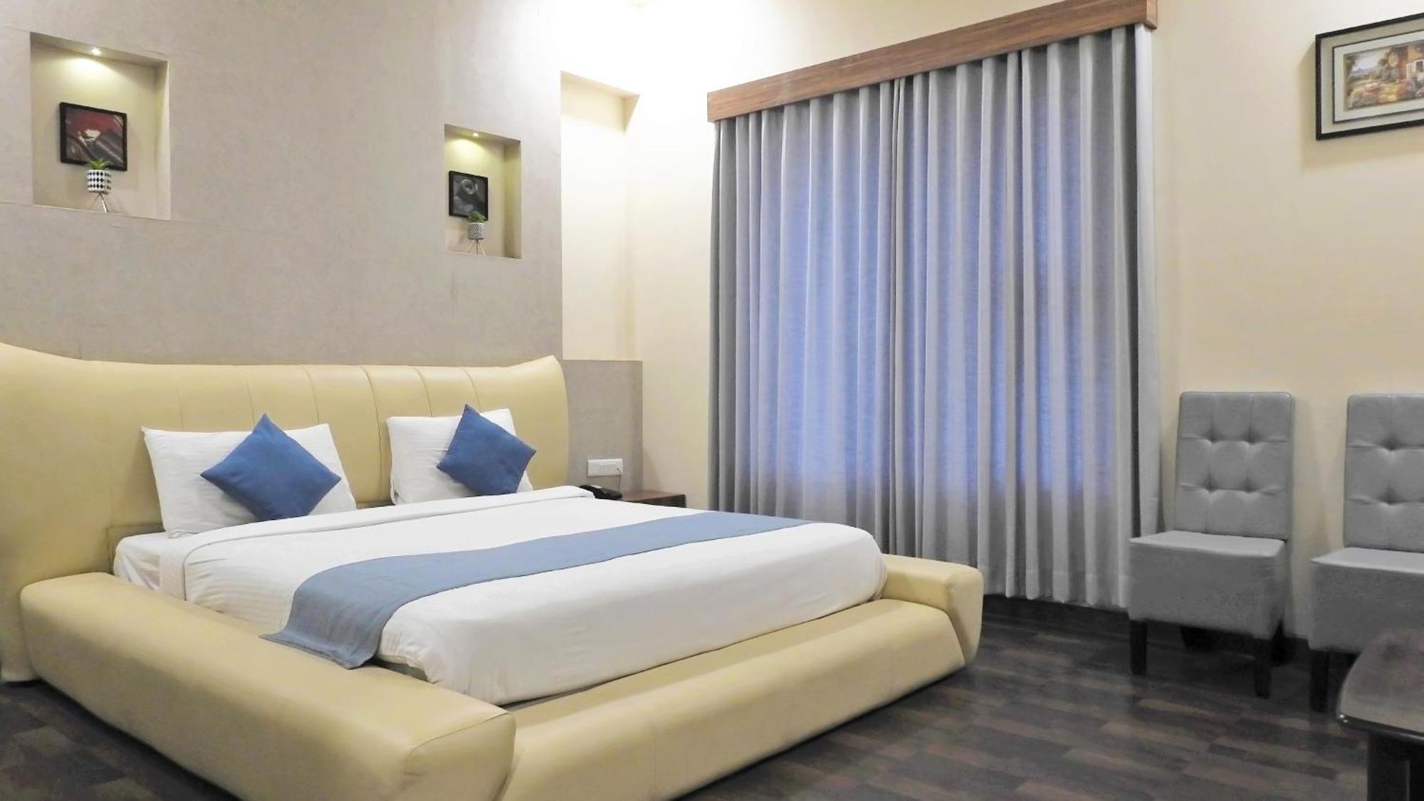 Hotel Sai Miracle Ширди Экстерьер фото