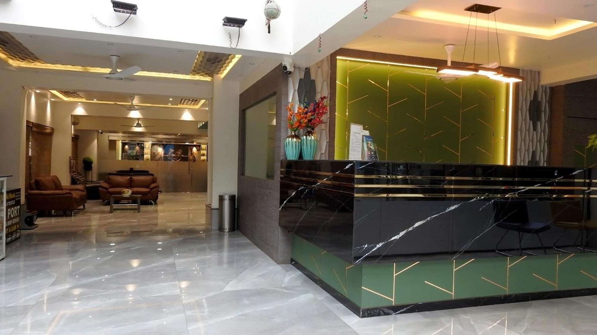 Hotel Sai Miracle Ширди Экстерьер фото