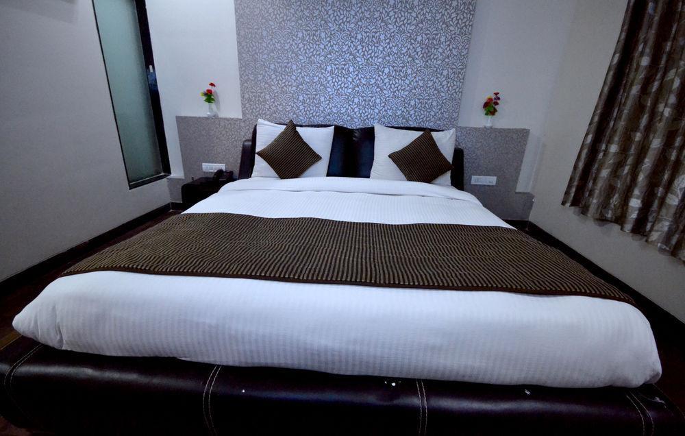 Hotel Sai Miracle Ширди Экстерьер фото