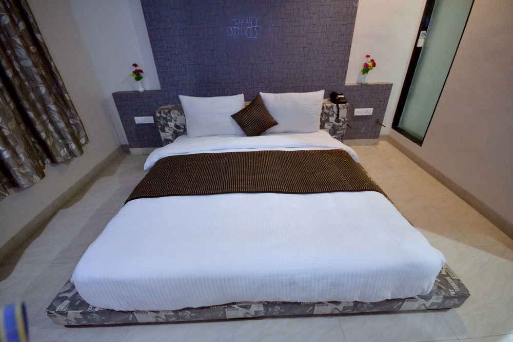 Hotel Sai Miracle Ширди Экстерьер фото