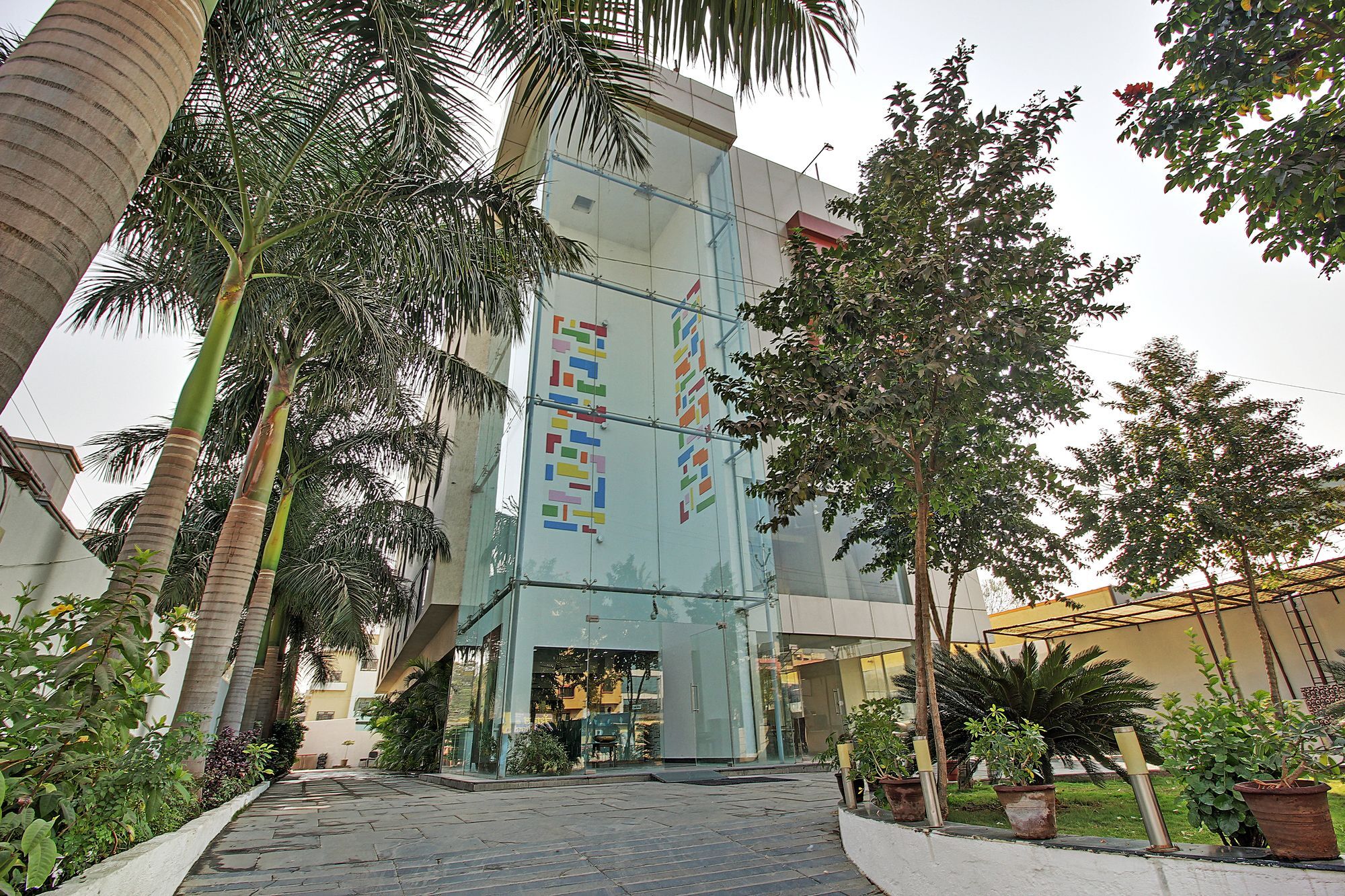 Hotel Sai Miracle Ширди Экстерьер фото